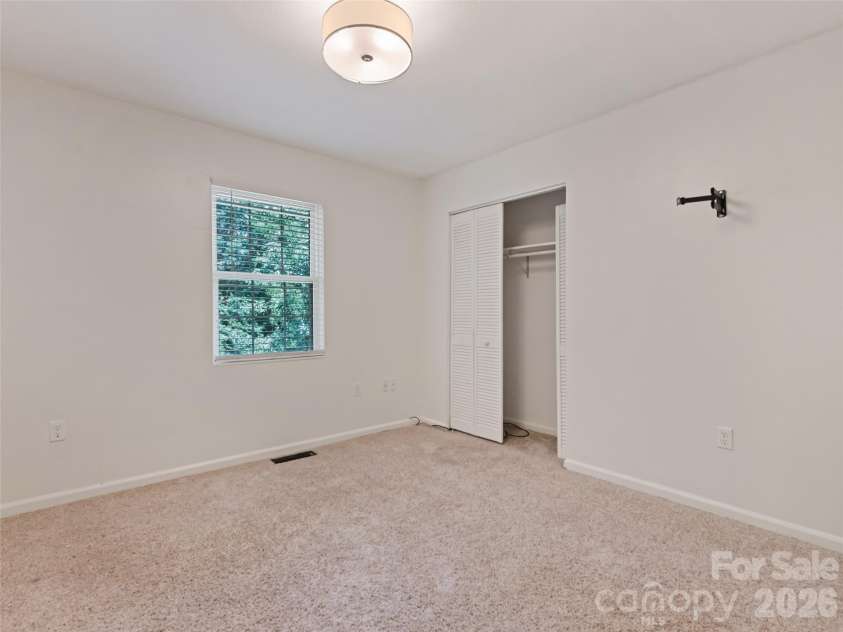 18 Bran Rick Lane, Arden, NC 28704.  MLS# CAR4396640, YatesRealty ID 33884. 