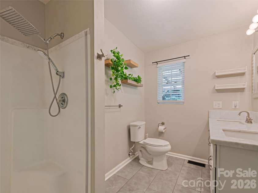 18 Bran Rick Lane, Arden, NC 28704.  MLS# CAR4396640, YatesRealty ID 33884. 