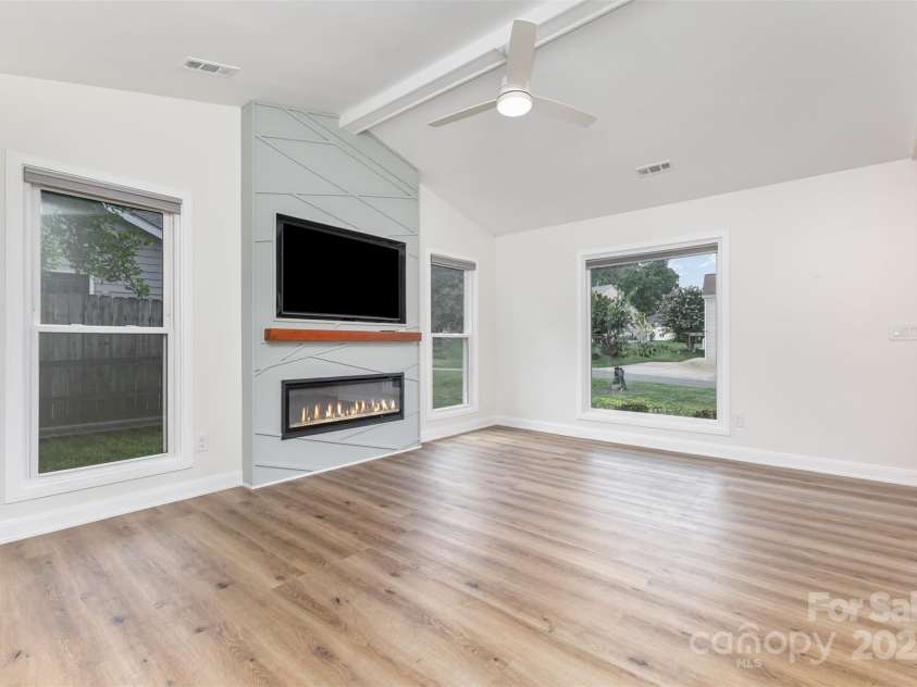 7308 Barn Stone Drive, Charlotte, NC 28227.  MLS# CAR4278388, YatesRealty ID 33885. Hard floors throughout main living areas