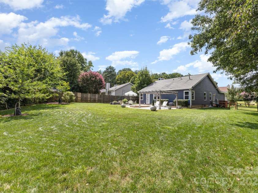 7308 Barn Stone Drive, Charlotte, NC 28227.  MLS# CAR4278388, YatesRealty ID 33885. One of the biggest lots in the neighborhood!