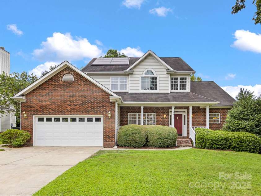 12316 Heritage Hills Lane, Charlotte, NC 28269.  MLS# CAR4285911, YatesRealty ID 33886. 