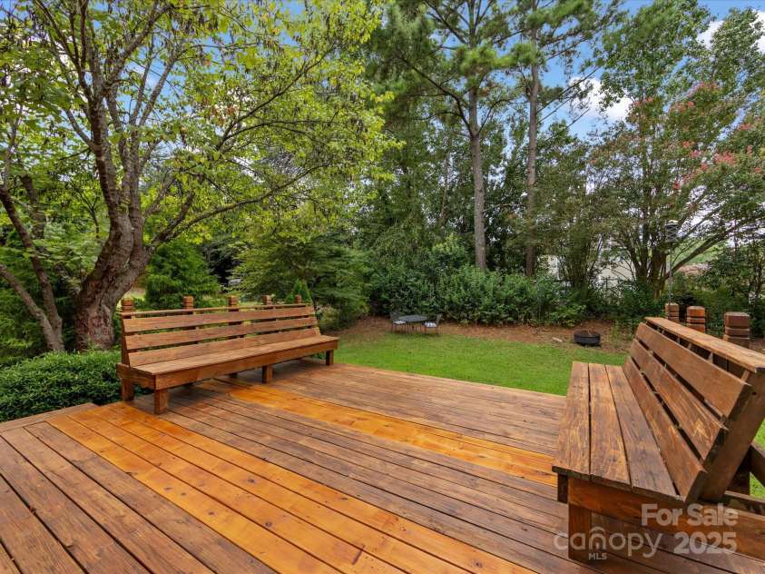 12316 Heritage Hills Lane, Charlotte, NC 28269.  MLS# CAR4285911, YatesRealty ID 33886. 