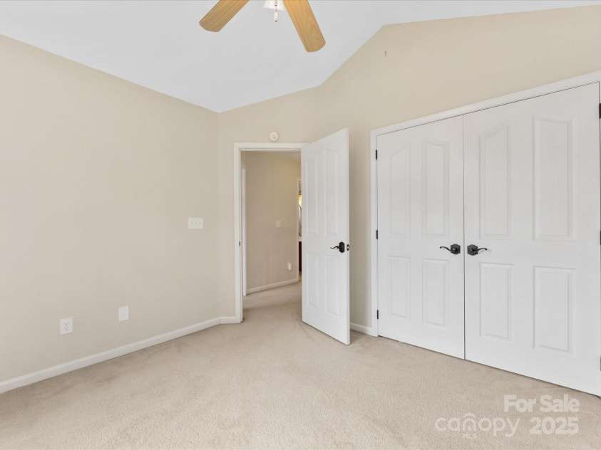 12316 Heritage Hills Lane, Charlotte, NC 28269.  MLS# CAR4285911, YatesRealty ID 33886. Bedrooom 2