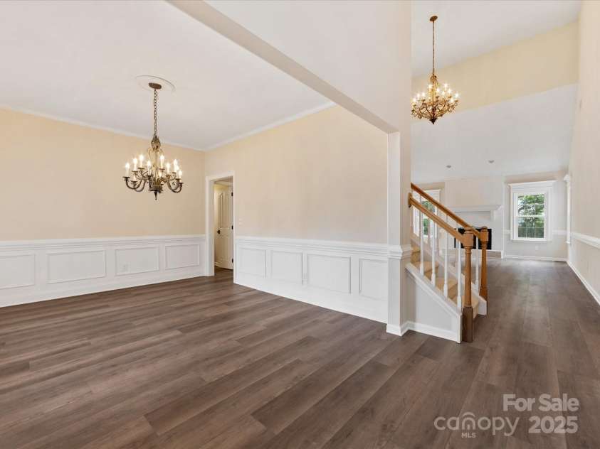 12316 Heritage Hills Lane, Charlotte, NC 28269.  MLS# CAR4285911, YatesRealty ID 33886. Entryway view