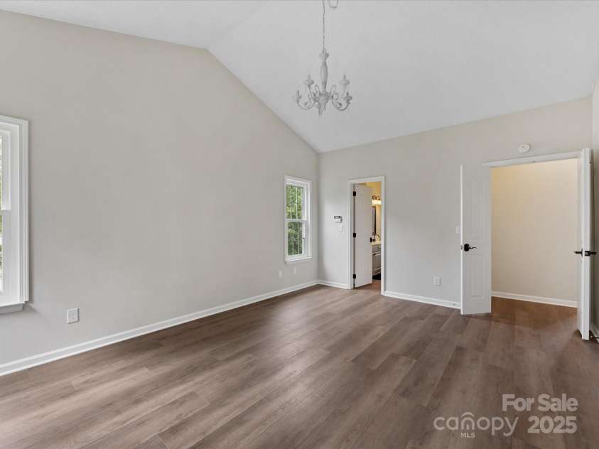 12316 Heritage Hills Lane, Charlotte, NC 28269.  MLS# CAR4285911, YatesRealty ID 33886. Primary bedroom