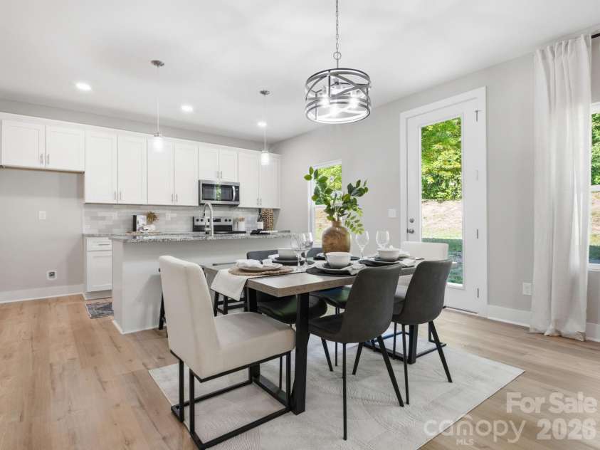 1699 Mission Oaks Street, Kannapolis, NC 28083.  MLS# CAR4385289, YatesRealty ID 33886. Dining Area