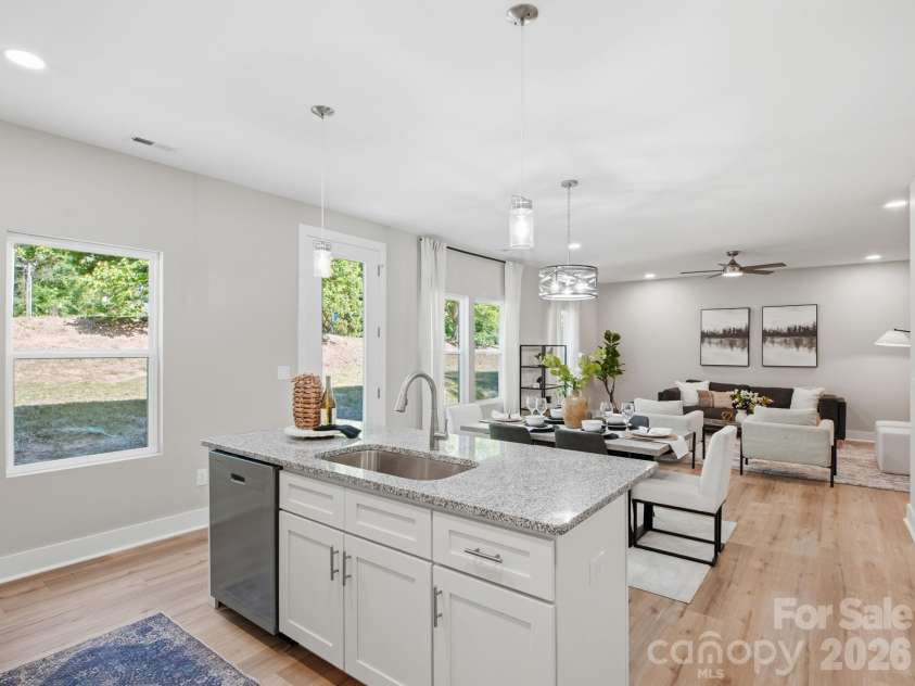 1699 Mission Oaks Street, Kannapolis, NC 28083.  MLS# CAR4385289, YatesRealty ID 33886. Kitchen