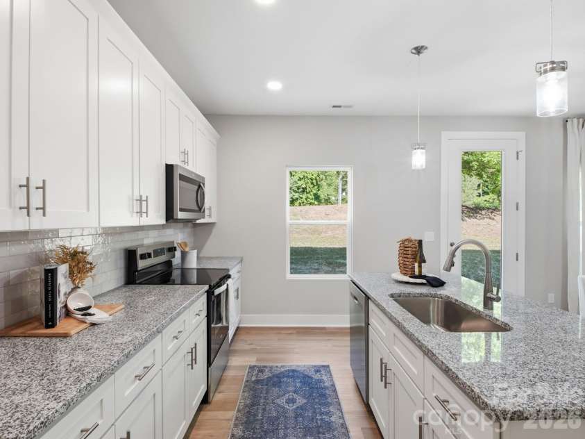 1699 Mission Oaks Street, Kannapolis, NC 28083.  MLS# CAR4385289, YatesRealty ID 33886. Kitchen