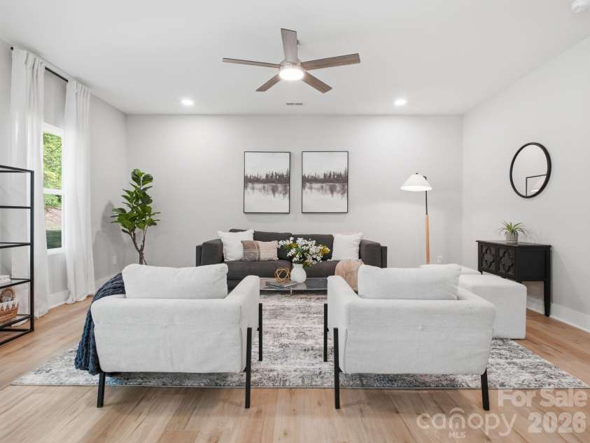 1699 Mission Oaks Street, Kannapolis, NC 28083.  MLS# CAR4385289, YatesRealty ID 33886. Living Room