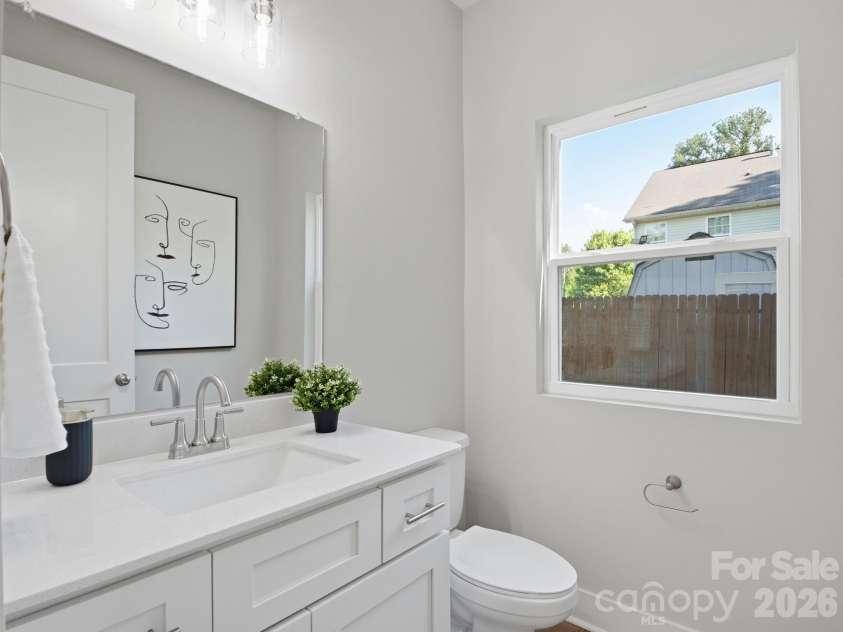 1699 Mission Oaks Street, Kannapolis, NC 28083.  MLS# CAR4385289, YatesRealty ID 33886. Powder Bathroom