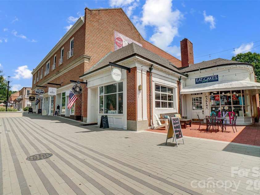 1699 Mission Oaks Street, Kannapolis, NC 28083.  MLS# CAR4385289, YatesRealty ID 33886. The Newly Revitalized Downtown Kannapolis with its shopping, restaurants, breweries, and social district  just a few minutes away!!
