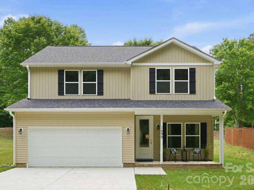 1699 Mission Oaks Street, Kannapolis, NC 28083.  MLS# CAR4385289, YatesRealty ID 33886. Welcome!