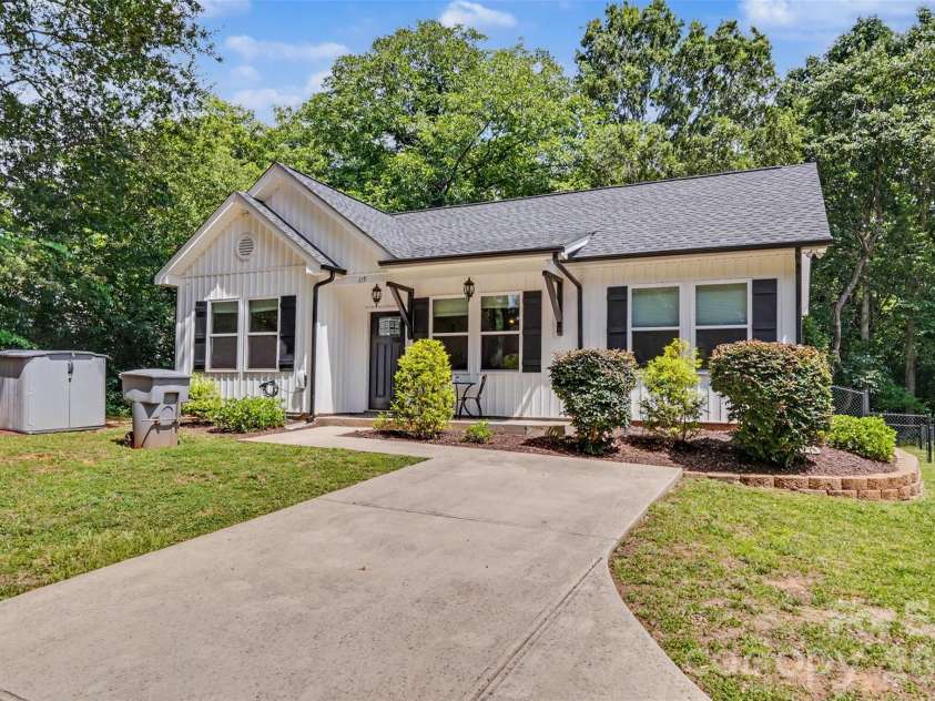 119 Brown Street, Clover, SC 29710.  MLS# CAR4434690, YatesRealty ID 33888. 