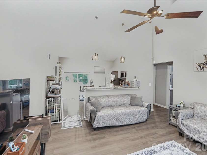 119 Brown Street, Clover, SC 29710.  MLS# CAR4434690, YatesRealty ID 33888. 