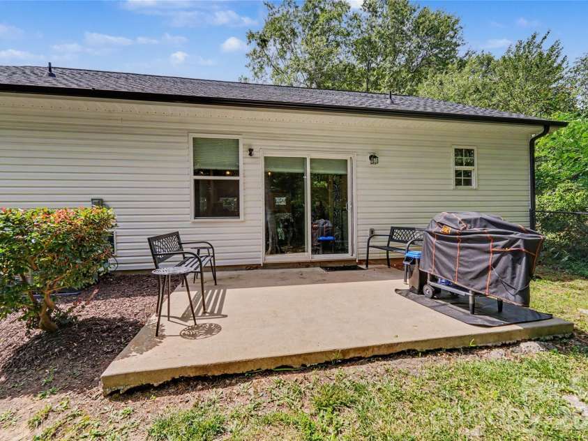 119 Brown Street, Clover, SC 29710.  MLS# CAR4434690, YatesRealty ID 33888. 