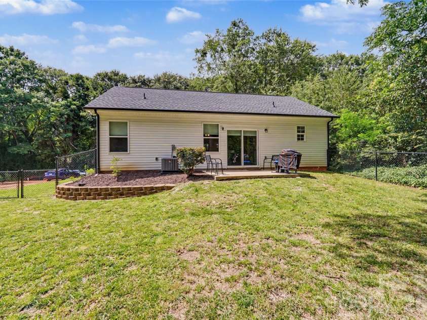119 Brown Street, Clover, SC 29710.  MLS# CAR4434690, YatesRealty ID 33888. 