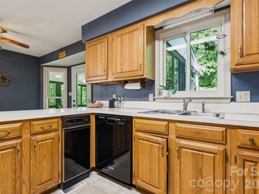 7935 Altacrest Drive, Concord, NC 28027.  MLS# CAR4395128, YatesRealty ID 33889. 