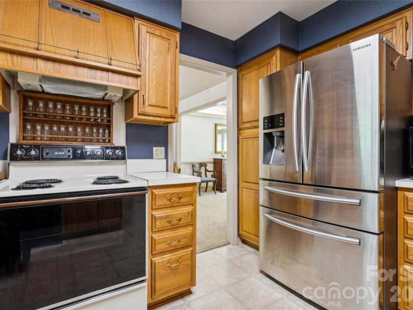 7935 Altacrest Drive, Concord, NC 28027.  MLS# CAR4395128, YatesRealty ID 33889. 