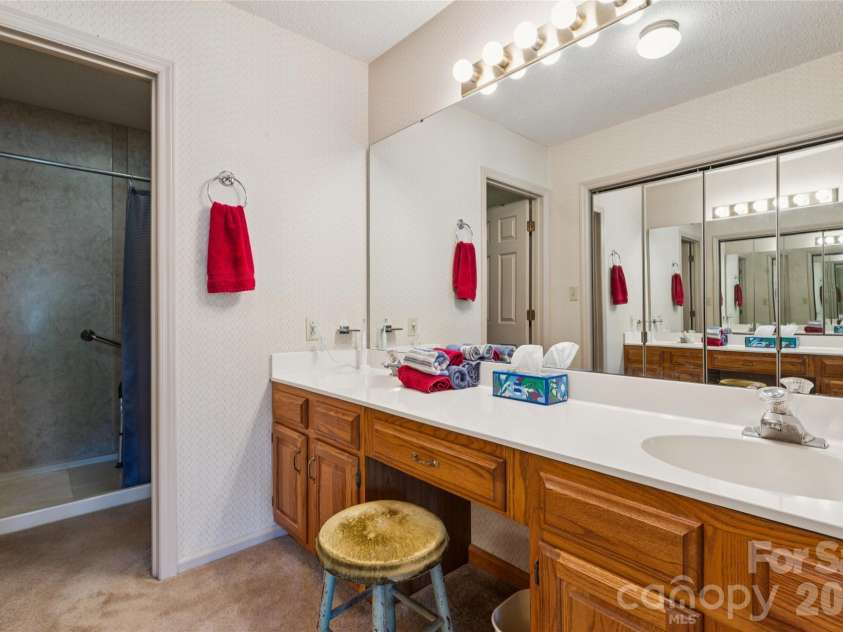 7935 Altacrest Drive, Concord, NC 28027.  MLS# CAR4395128, YatesRealty ID 33889. 