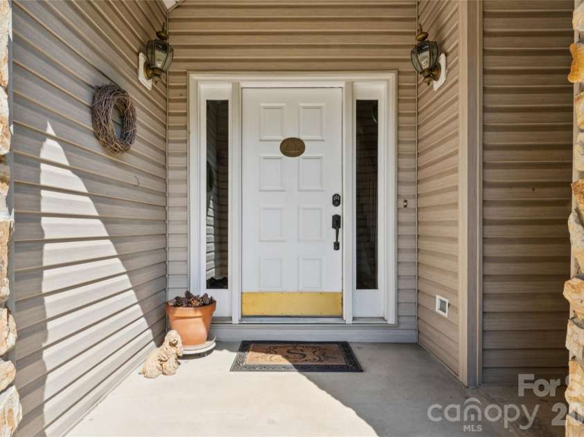 7935 Altacrest Drive, Concord, NC 28027.  MLS# CAR4395128, YatesRealty ID 33889. 