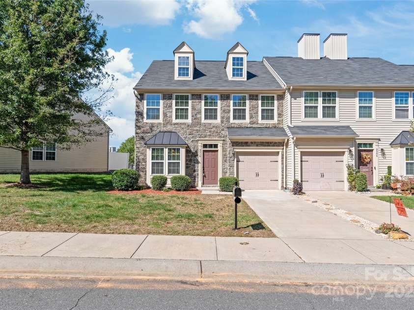 9510 Birkwood Court, Charlotte, NC 28278.  MLS# CAR4197945, YatesRealty ID 3389. 