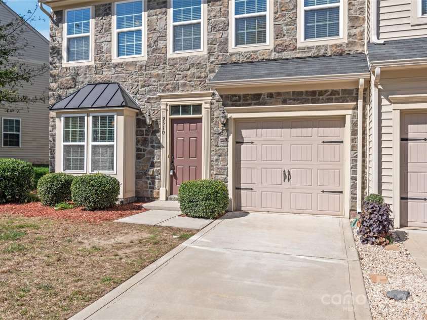 9510 Birkwood Court, Charlotte, NC 28278.  MLS# CAR4197945, YatesRealty ID 3389. 