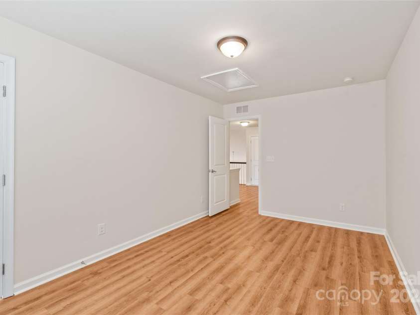 9510 Birkwood Court, Charlotte, NC 28278.  MLS# CAR4197945, YatesRealty ID 3389. 