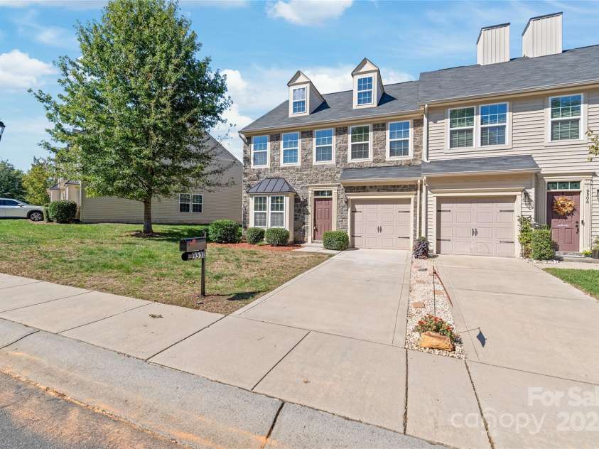 9510 Birkwood Court, Charlotte, NC 28278.  MLS# CAR4197945, YatesRealty ID 3389. 