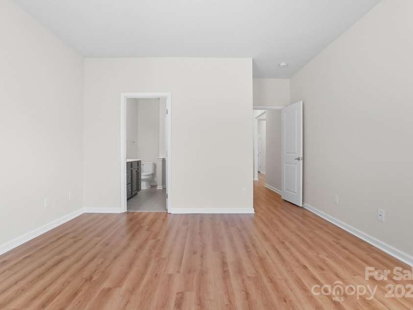 9510 Birkwood Court, Charlotte, NC 28278.  MLS# CAR4312228, YatesRealty ID 3389. 