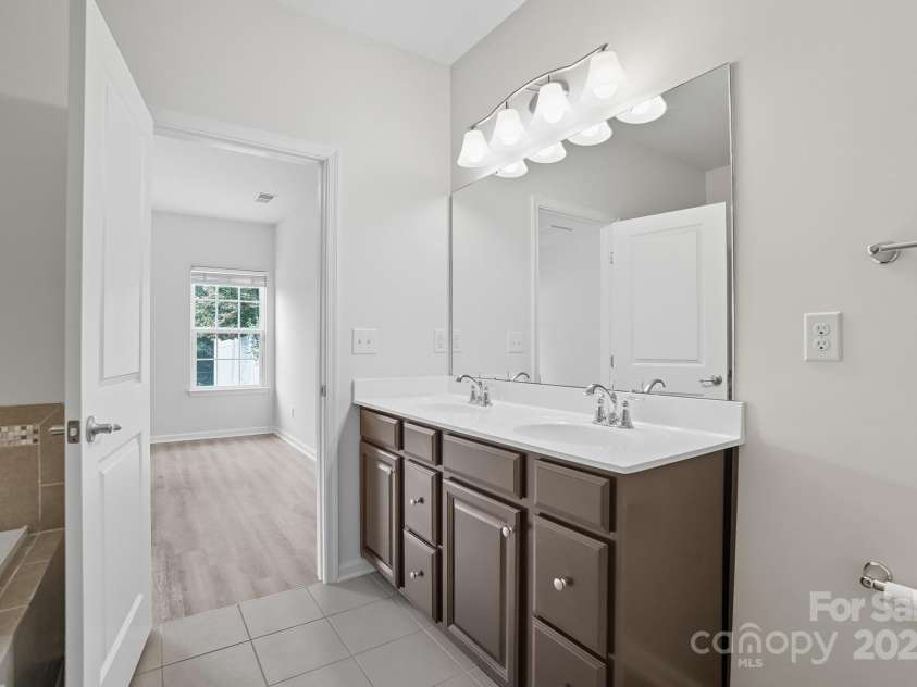 9510 Birkwood Court, Charlotte, NC 28278.  MLS# CAR4312228, YatesRealty ID 3389. 