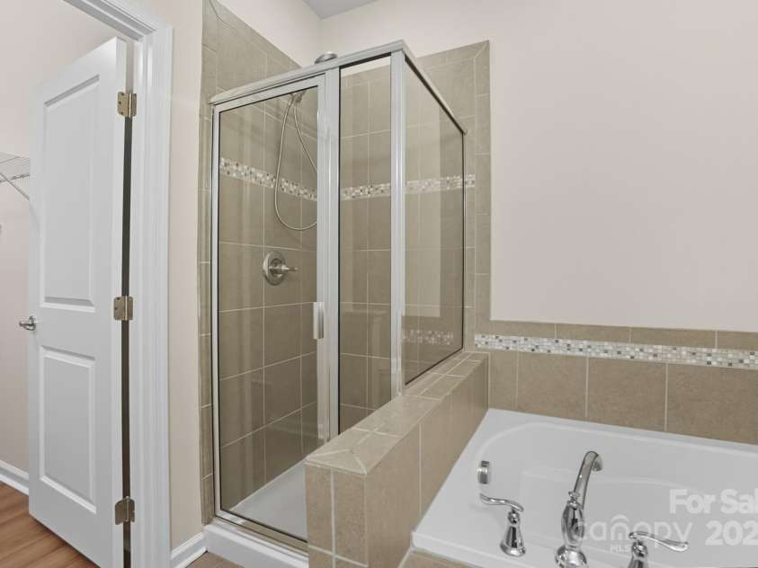 9510 Birkwood Court, Charlotte, NC 28278.  MLS# CAR4312228, YatesRealty ID 3389. 