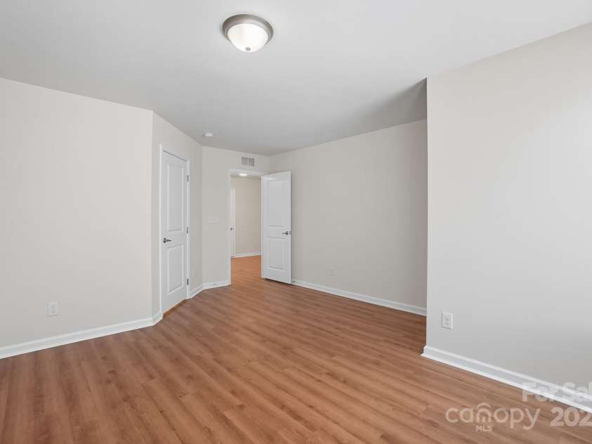 9510 Birkwood Court, Charlotte, NC 28278.  MLS# CAR4312228, YatesRealty ID 3389. 