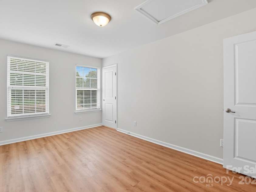 9510 Birkwood Court, Charlotte, NC 28278.  MLS# CAR4312228, YatesRealty ID 3389. 