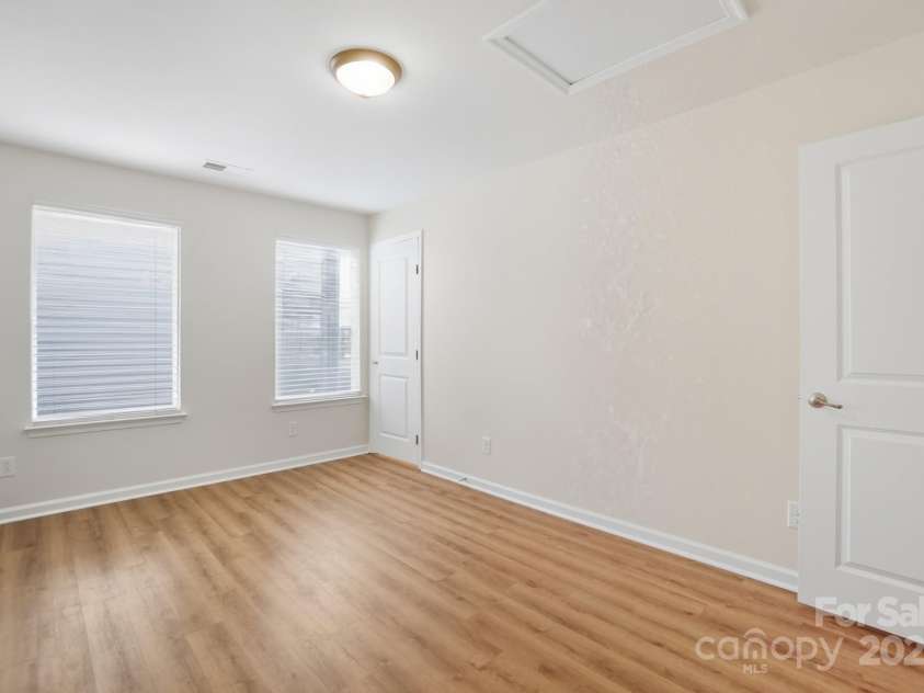 9510 Birkwood Court, Charlotte, NC 28278.  MLS# CAR4312228, YatesRealty ID 3389. 