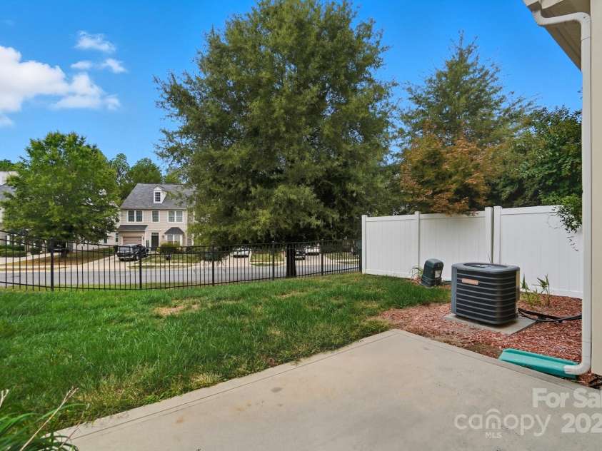 9510 Birkwood Court, Charlotte, NC 28278.  MLS# CAR4312228, YatesRealty ID 3389. 