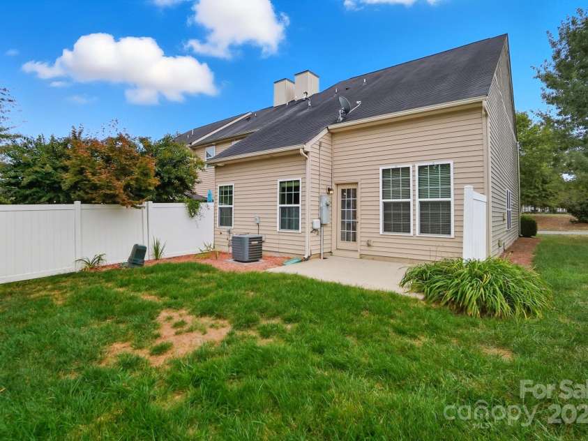 9510 Birkwood Court, Charlotte, NC 28278.  MLS# CAR4312228, YatesRealty ID 3389. 