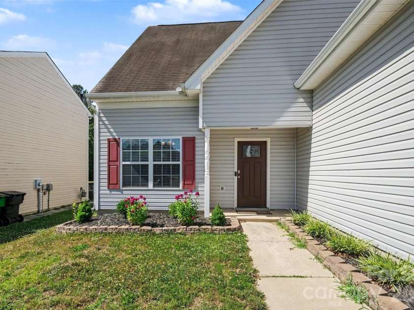 9229 Simonton Drive, Charlotte, NC 28269.  MLS# CAR4394490, YatesRealty ID 33890. 