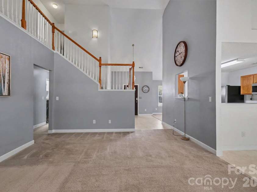 9229 Simonton Drive, Charlotte, NC 28269.  MLS# CAR4394490, YatesRealty ID 33890. 