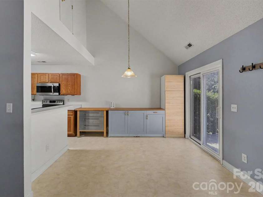 9229 Simonton Drive, Charlotte, NC 28269.  MLS# CAR4394490, YatesRealty ID 33890. 