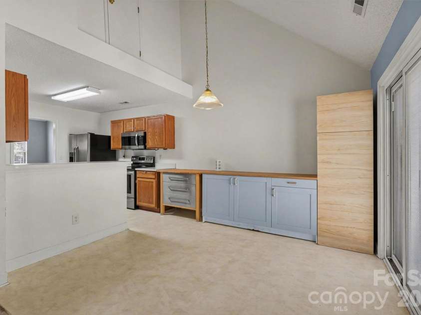 9229 Simonton Drive, Charlotte, NC 28269.  MLS# CAR4394490, YatesRealty ID 33890. 