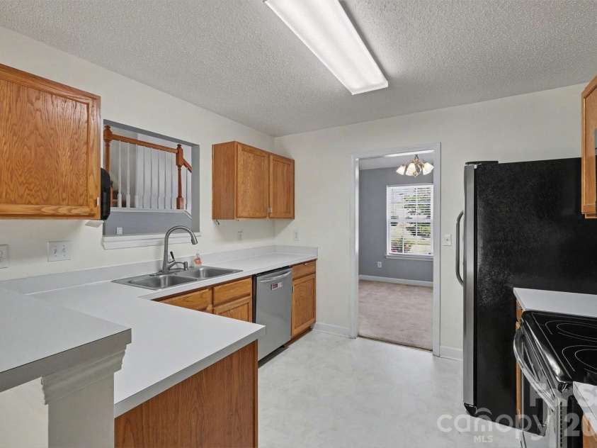 9229 Simonton Drive, Charlotte, NC 28269.  MLS# CAR4394490, YatesRealty ID 33890. 