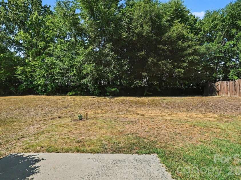 9229 Simonton Drive, Charlotte, NC 28269.  MLS# CAR4394490, YatesRealty ID 33890. 