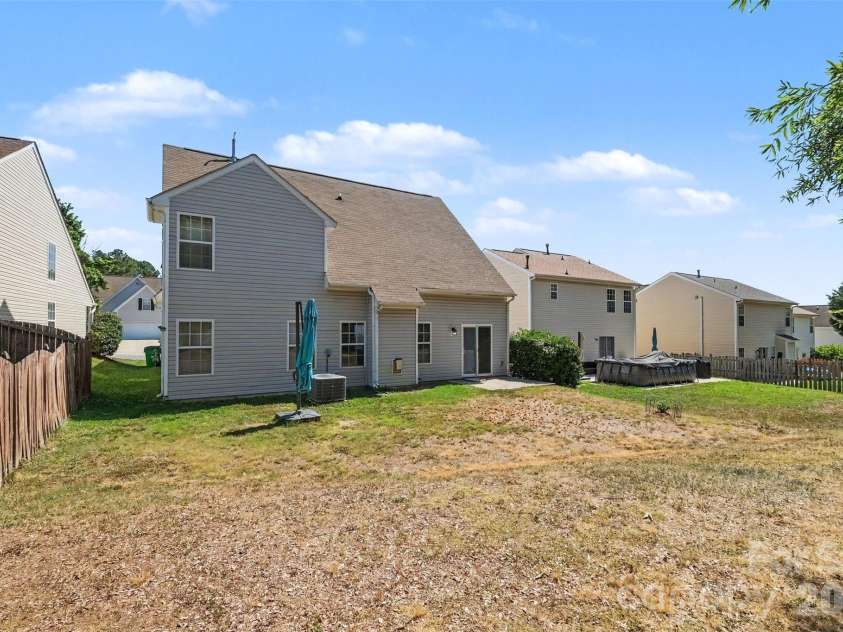 9229 Simonton Drive, Charlotte, NC 28269.  MLS# CAR4394490, YatesRealty ID 33890. 