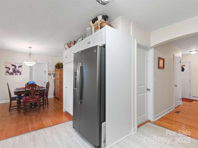 983 Lee Road, Clyde, NC 28721.  MLS# CAR4288440, YatesRealty ID 33890. 