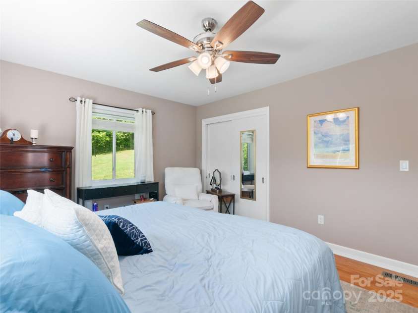 983 Lee Road, Clyde, NC 28721.  MLS# CAR4288440, YatesRealty ID 33890. 