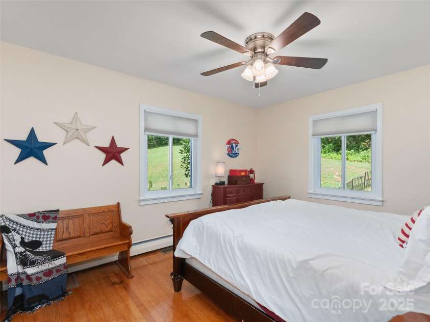 983 Lee Road, Clyde, NC 28721.  MLS# CAR4288440, YatesRealty ID 33890. 