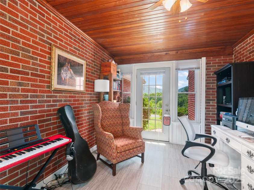 983 Lee Road, Clyde, NC 28721.  MLS# CAR4288440, YatesRealty ID 33890. 
