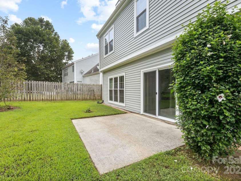 11320 Wagonford Lane, Charlotte, NC 28273.  MLS# CAR4292015, YatesRealty ID 33891. Back patio