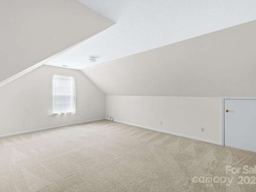 11320 Wagonford Lane, Charlotte, NC 28273.  MLS# CAR4292015, YatesRealty ID 33891. Bonus Room/4th bedroom
