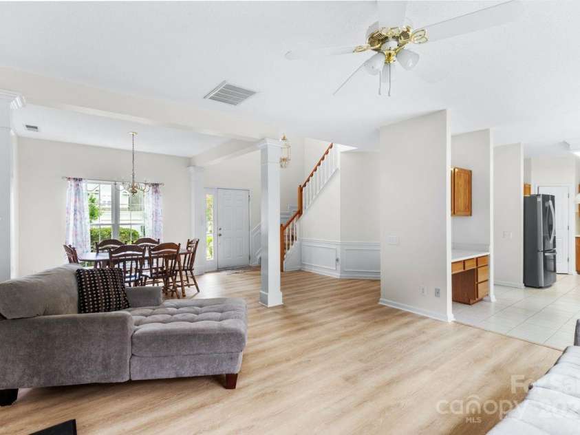 11320 Wagonford Lane, Charlotte, NC 28273.  MLS# CAR4292015, YatesRealty ID 33891. Great room open to kitchen